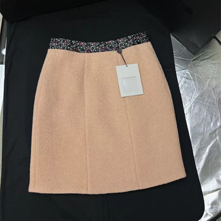 Conjunto de Falda y Abrigo de  - Winter Clothing Color reseña y precio